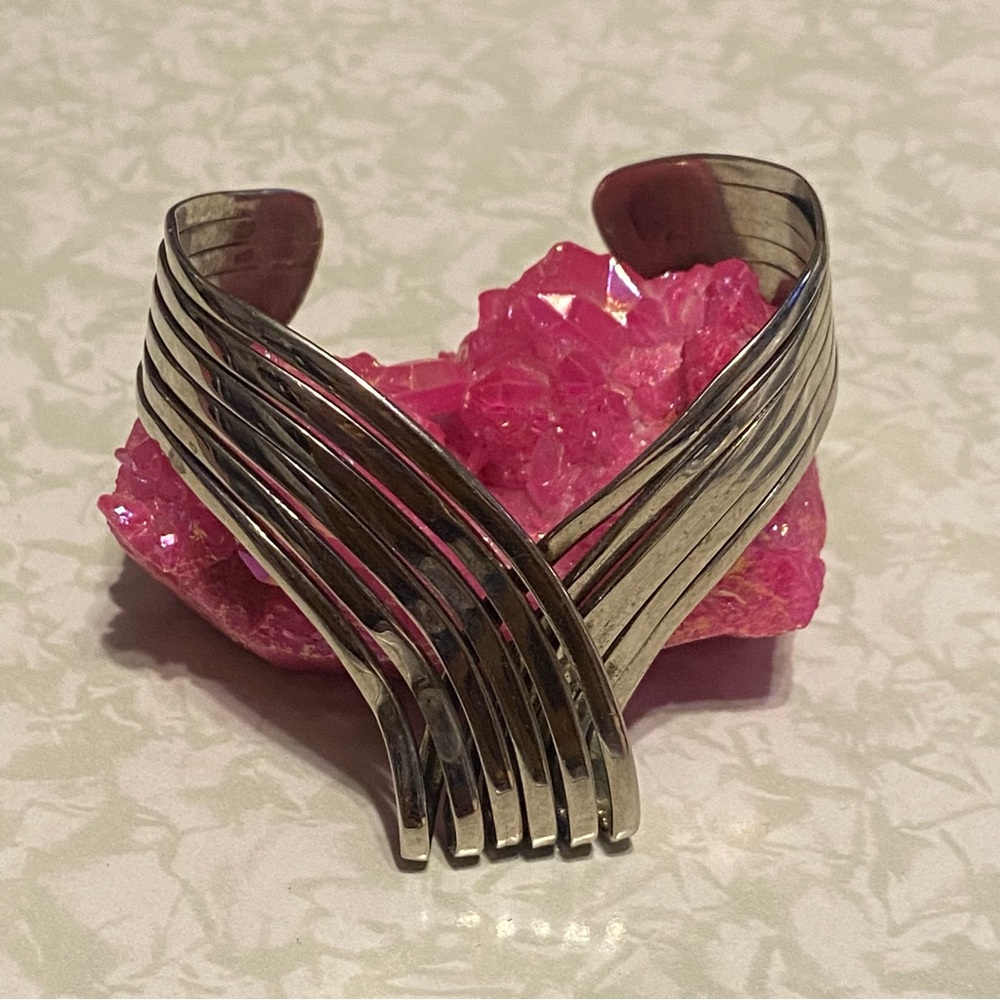 Unique Twisted Metal Cuff Bracelet #6391 - Picture 10 of 10
